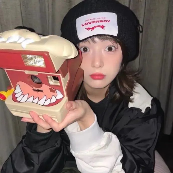 红妆问佳人
